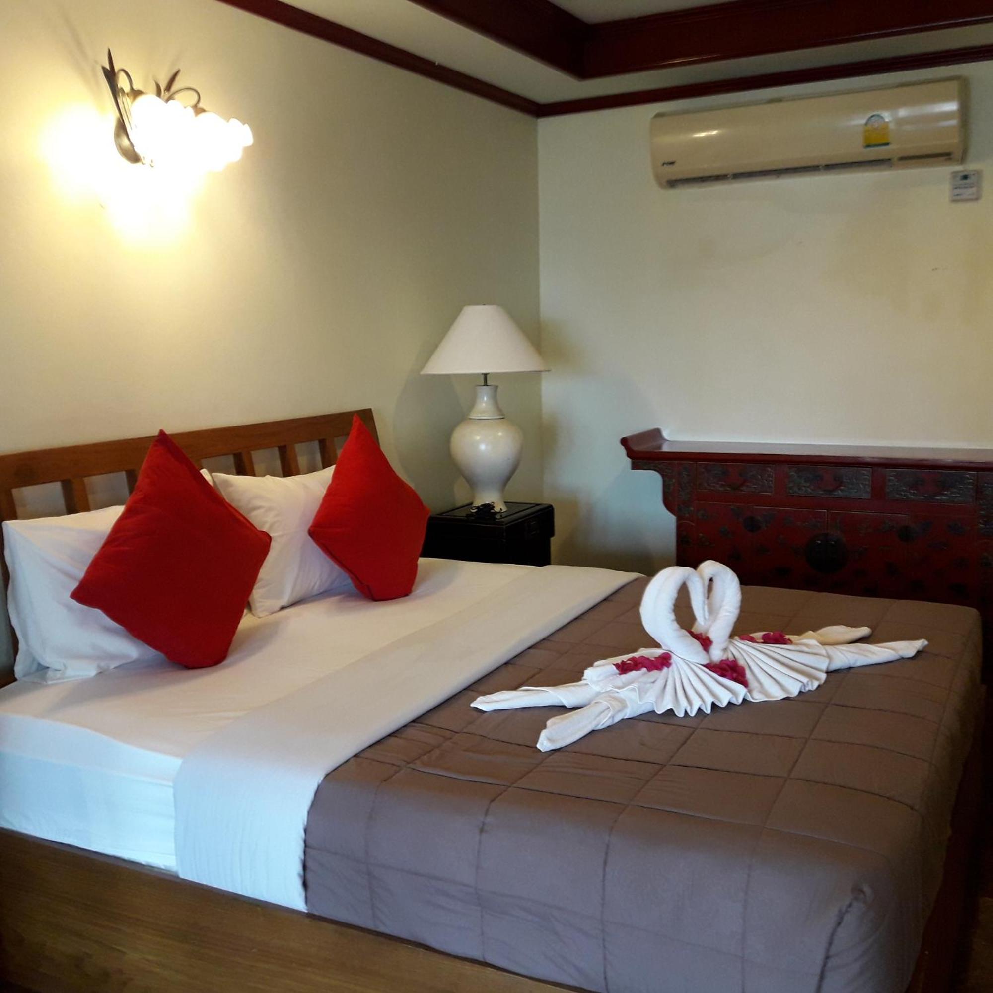 Prince Edouard Apartments & Resort Sha Extra Plus Patong Dış mekan fotoğraf
