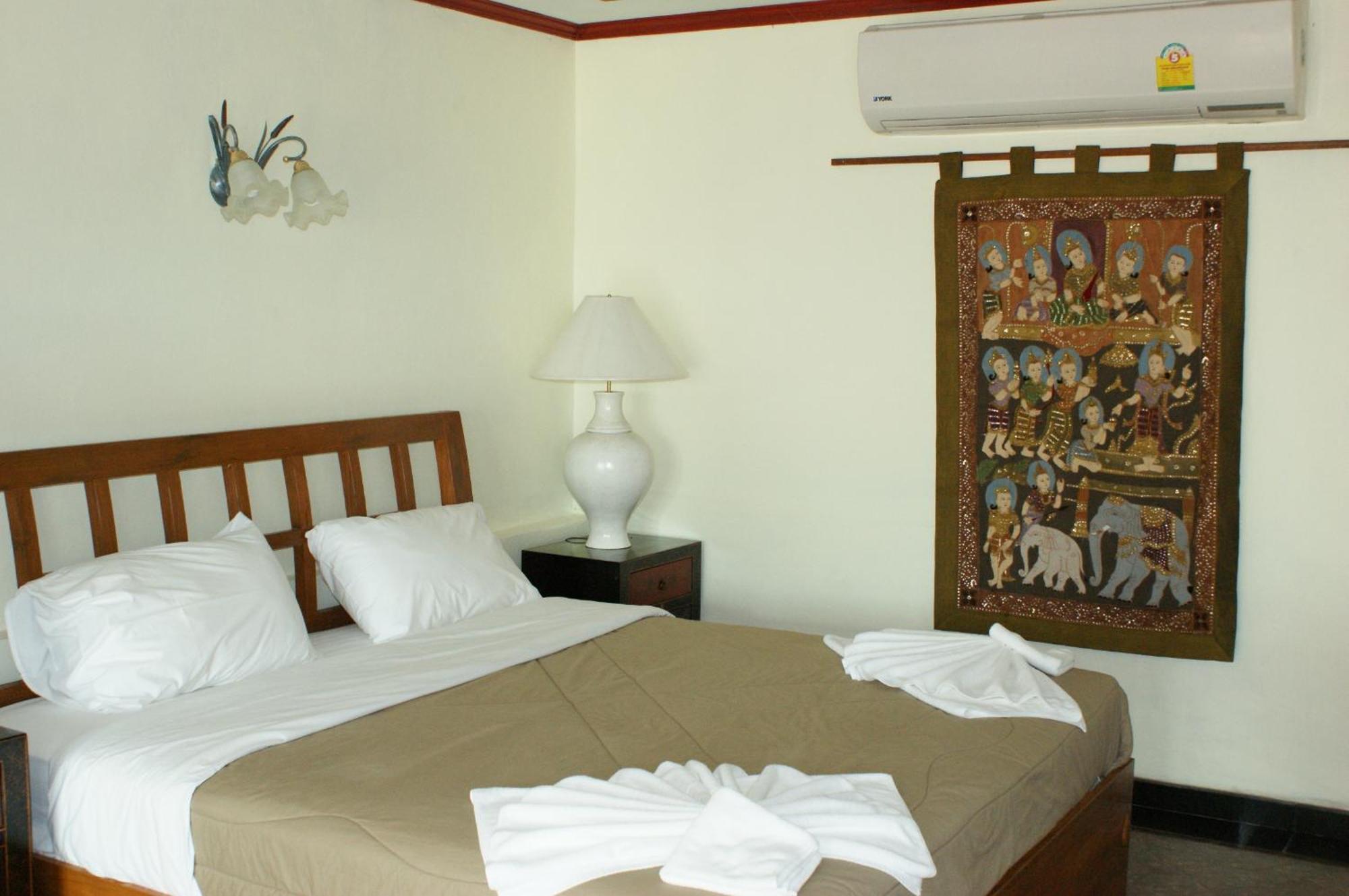 Prince Edouard Apartments & Resort Sha Extra Plus Patong Oda fotoğraf